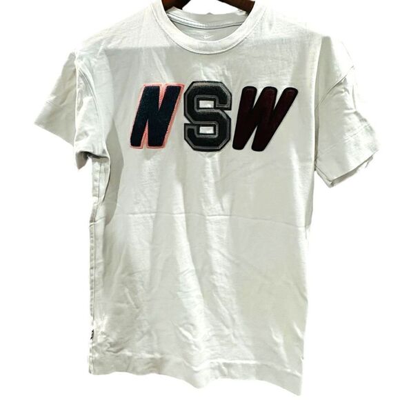 NIKE NSW Nike Sportswear Raised Patch Luxury 100 Cotton TShirt Size Small - Picture 1 of 5